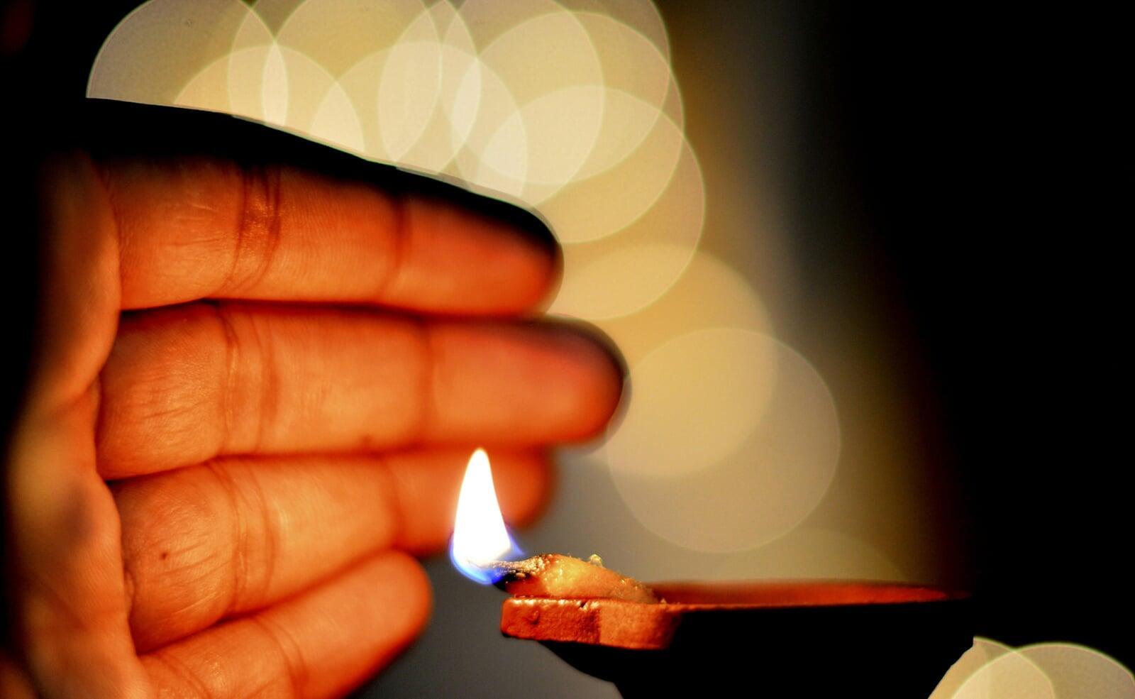 Hand covering Lamp